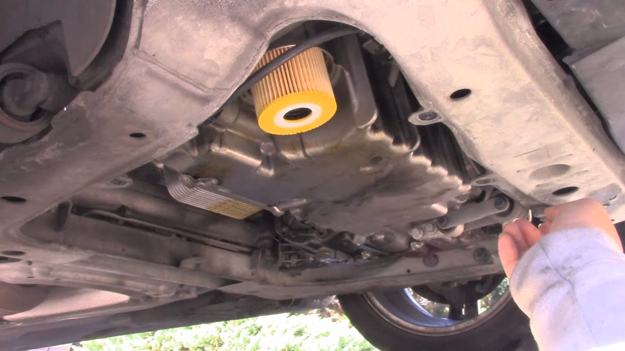 Does Volvo XC60 T5 have oil filter?