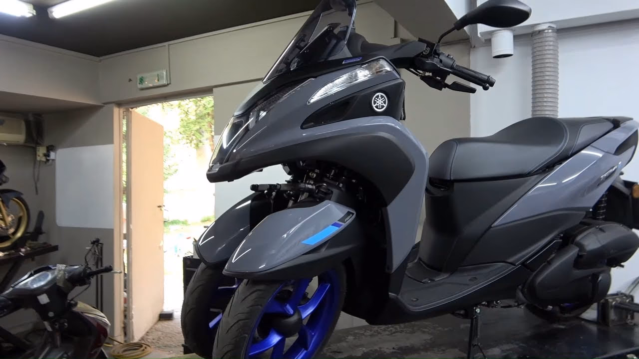 What is the recommended maintenance schedule for a Yamaha Tricity 300?