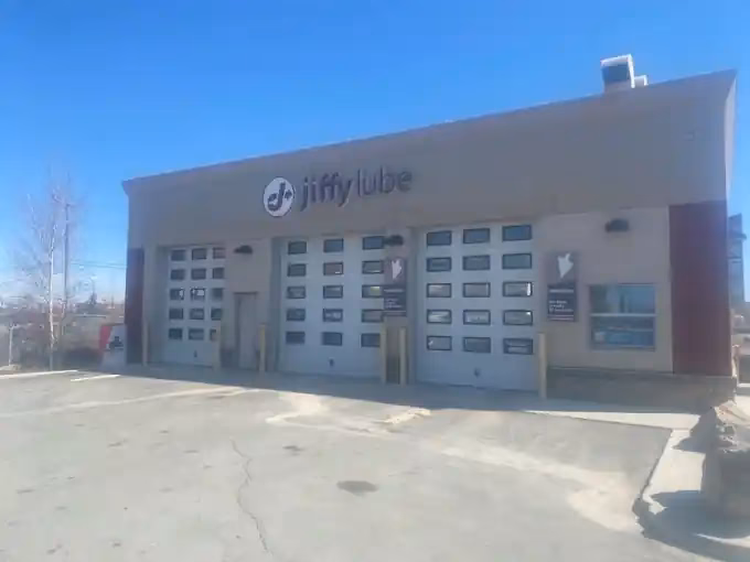 Where is Jiffy Lube in Yellowknife NT?