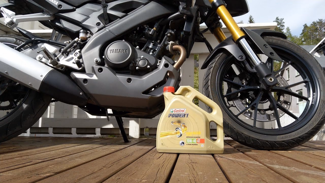 How do I adjust the carburetor on my Yamaha mt125 (2020)?