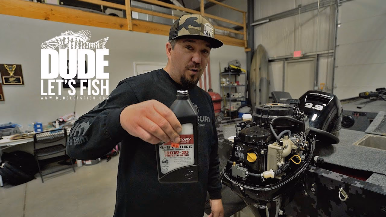 Does a Merc outboard have an oil filter?