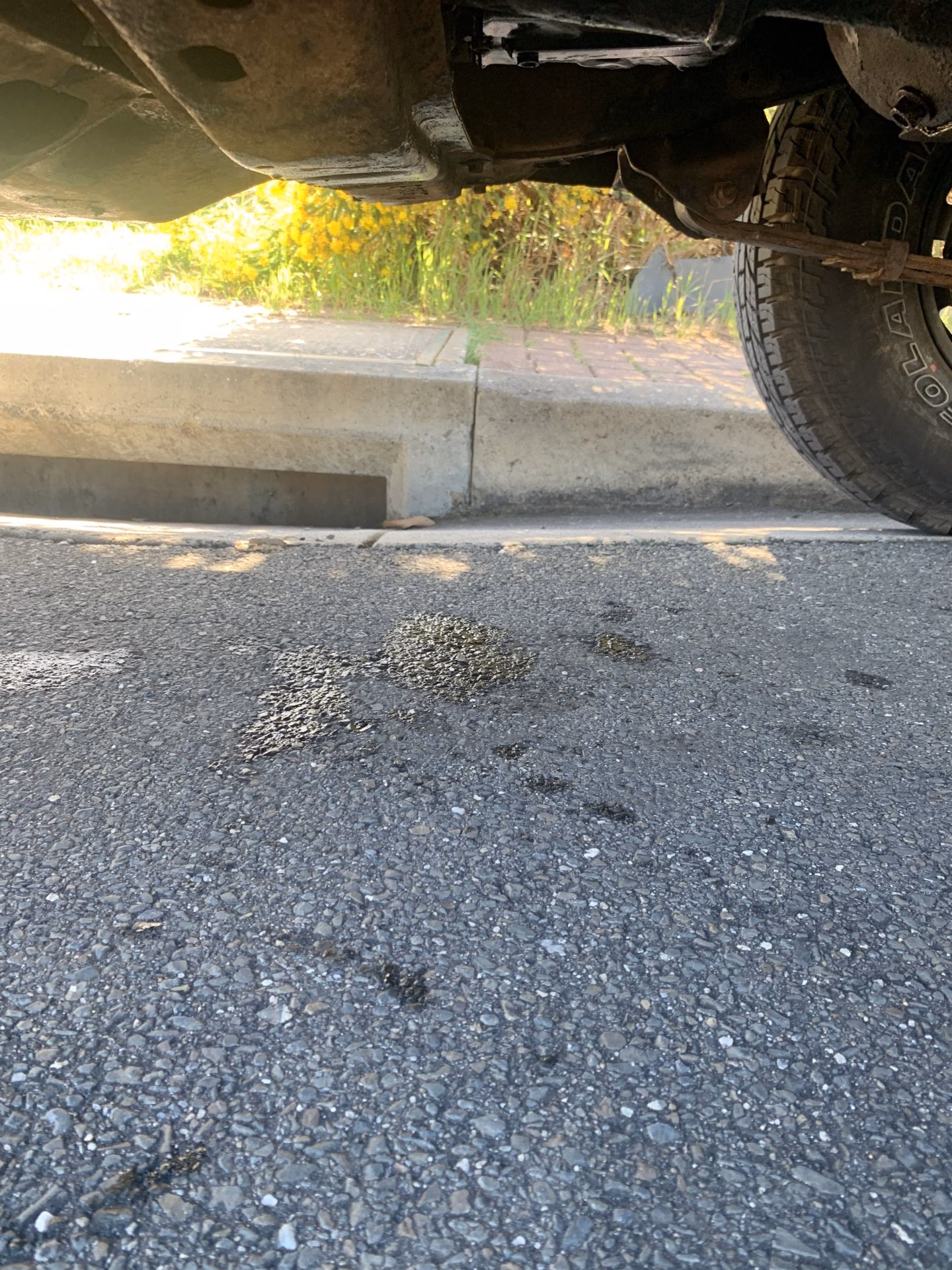 What happens if a clutch cylinder leaks?