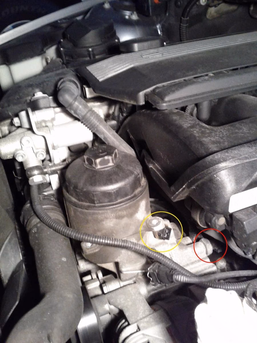 How does an oil pressure switch work?