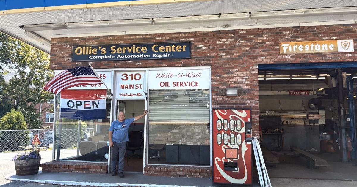 Who is Ollie's taxi & airport service?