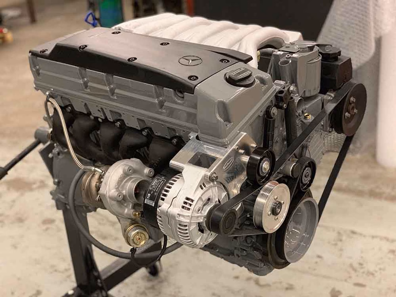 What engine does a benzforce OM606 have?