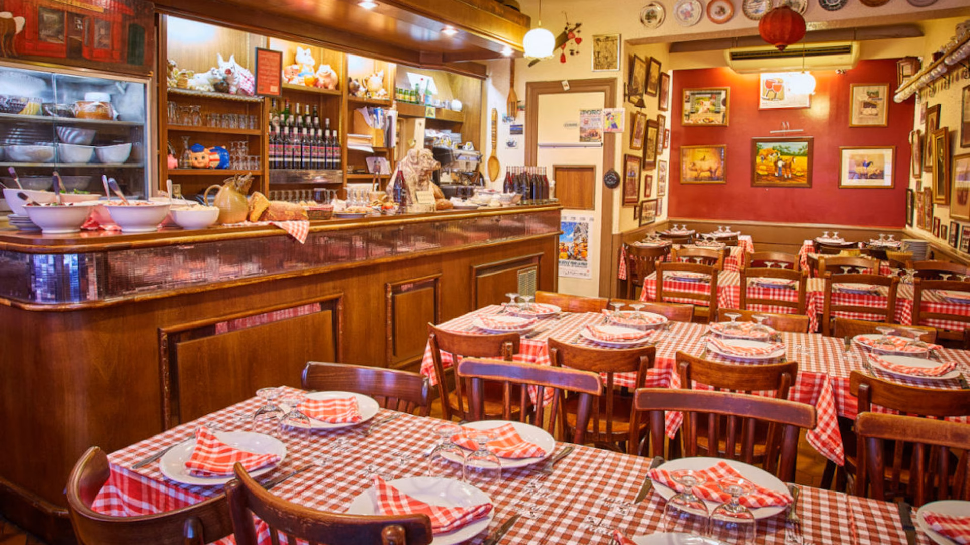 Qui a créé le label 'les bouchons lyonnais' ?