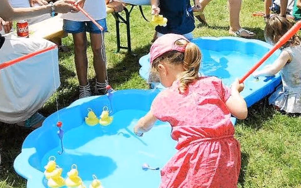 Quelle est l'origine du mot kermesse ?