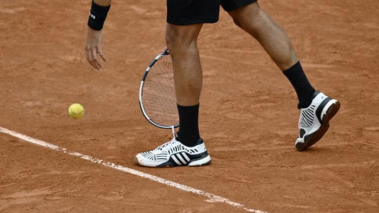 Quelle est l'origine du mot tennis ?