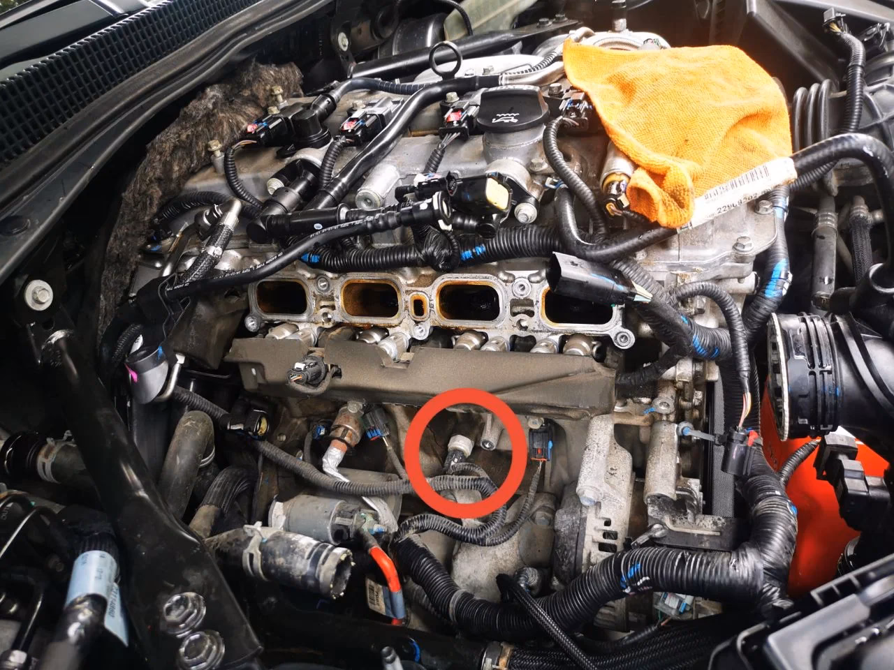 What is the p06de error code on a variable displacement oil pump?