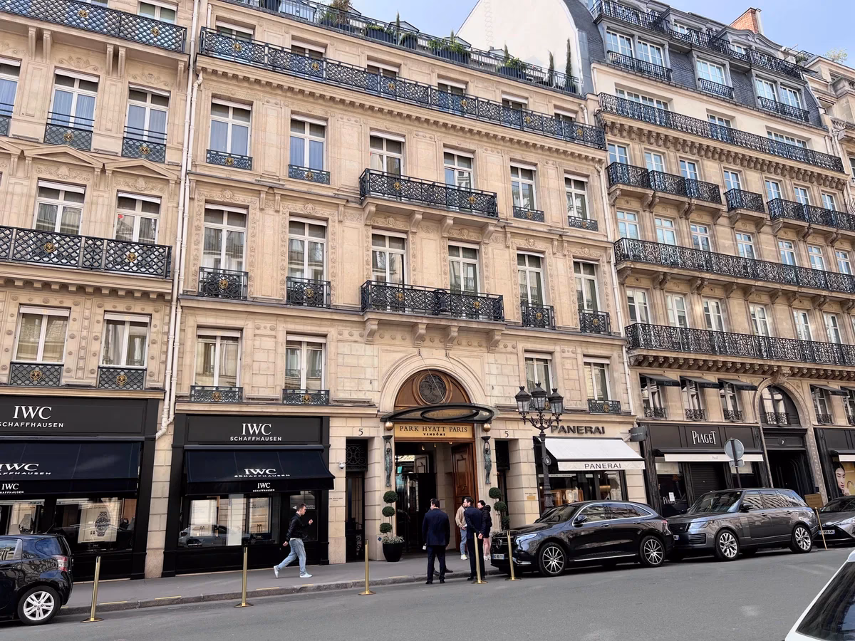 What time is check-in and check-out at Park Hyatt Paris - Vendôme?