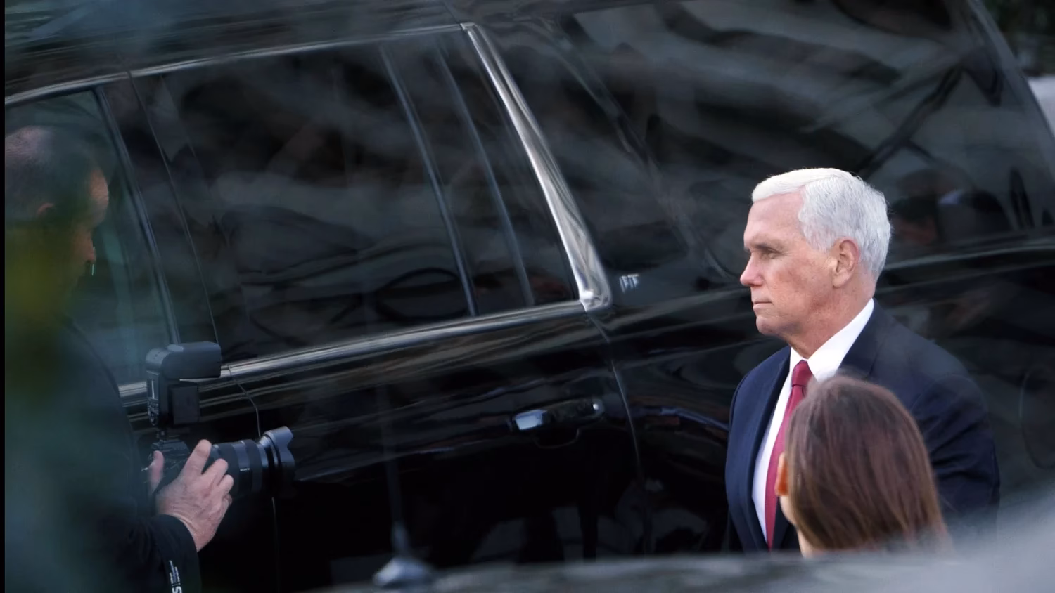 Can a Secret Service agent protect Mike Pence?