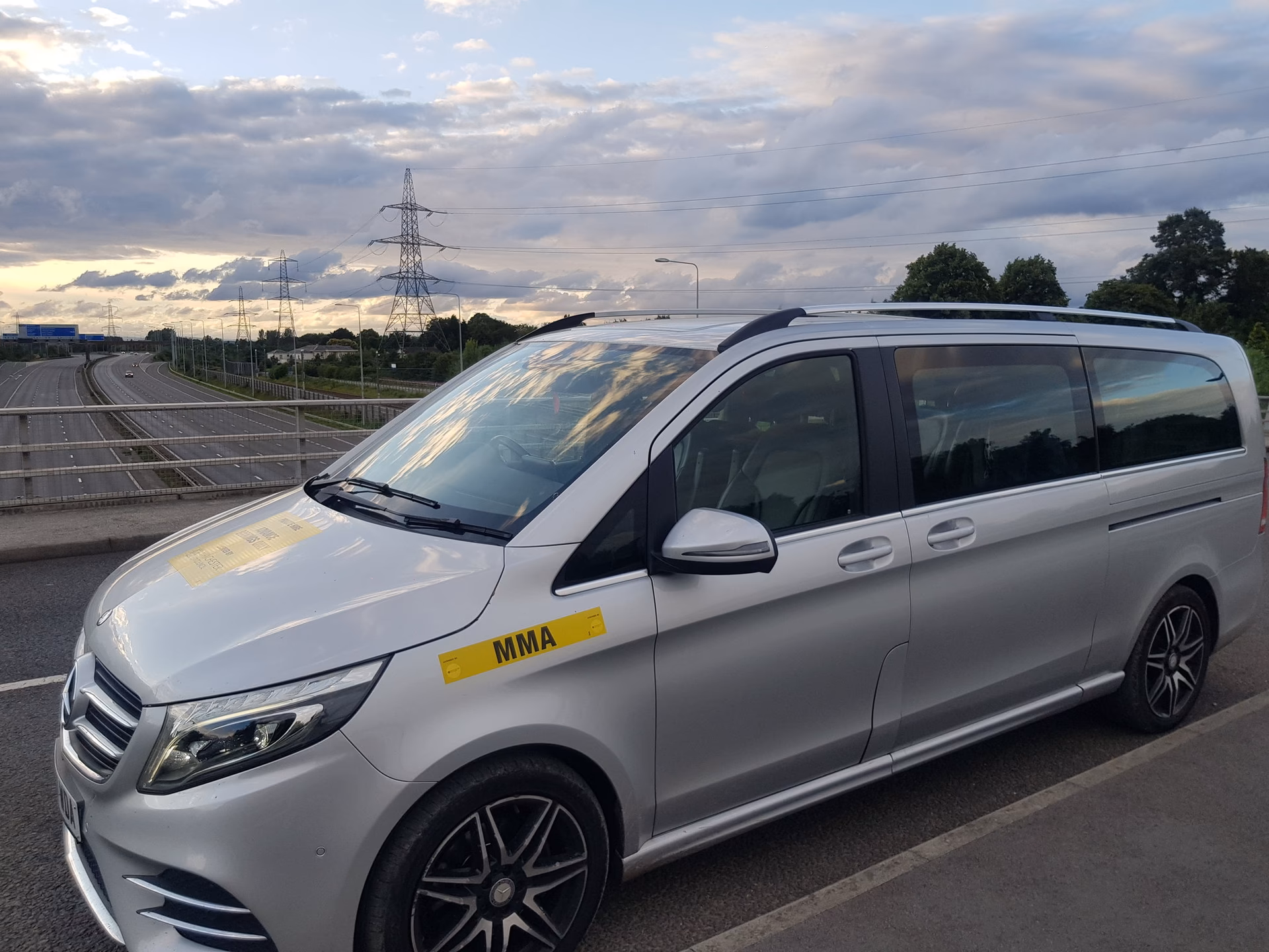 Who provides Penicuik taxi service?