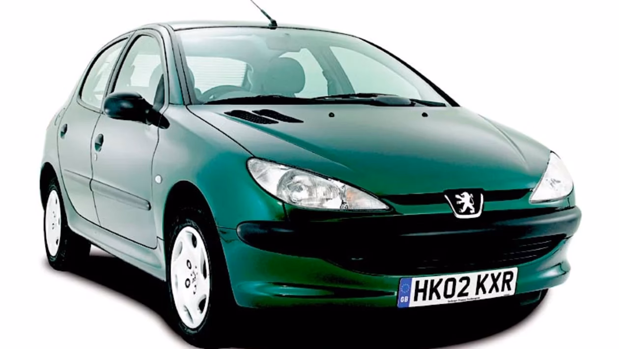What features are included in a 206 GTI petrol model?