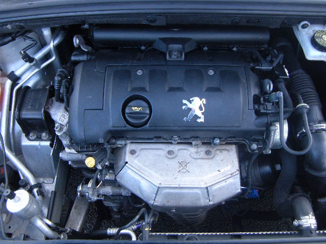 When was the Peugeot 207 introduced?