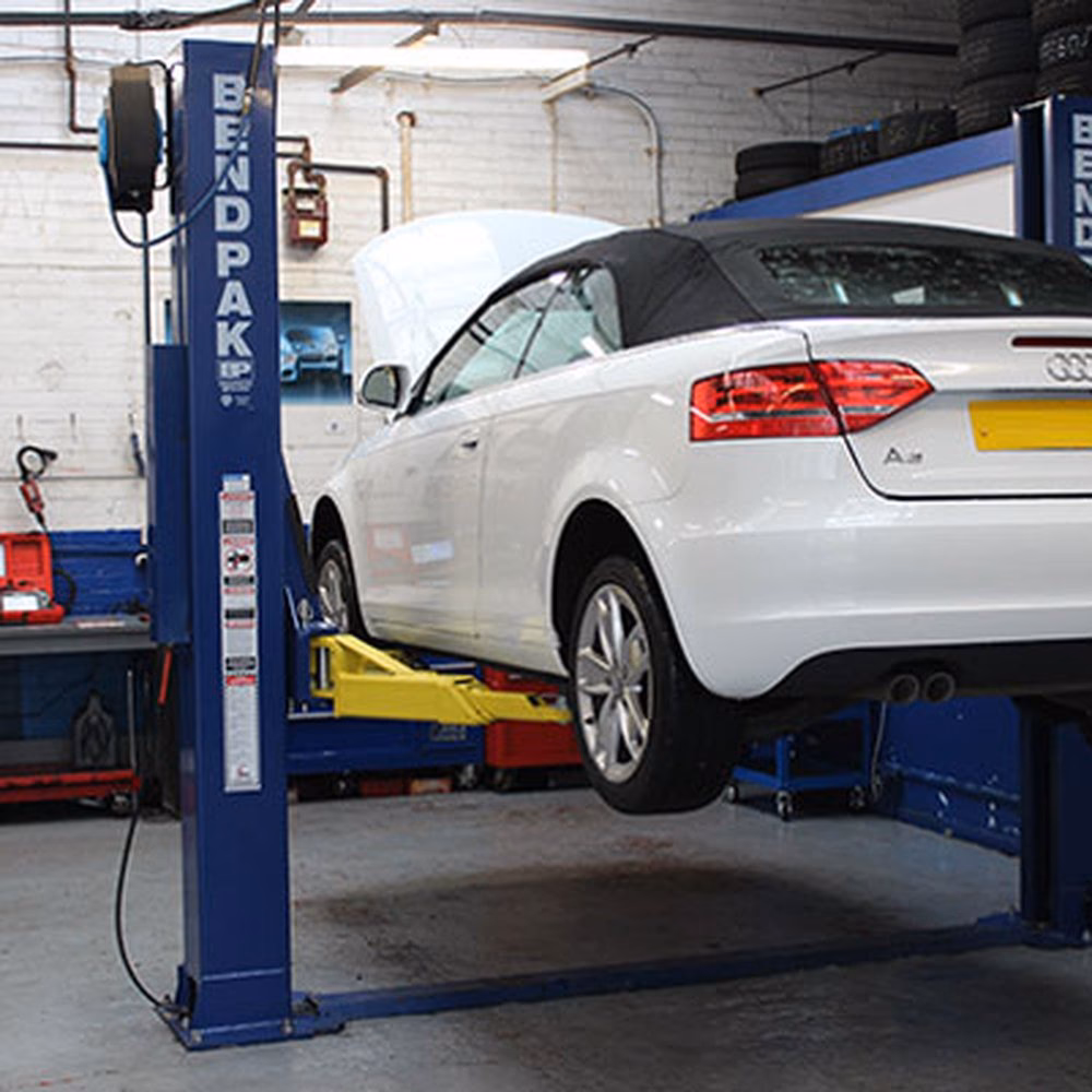 Can a broken exhaust system cause a failed Mot?
