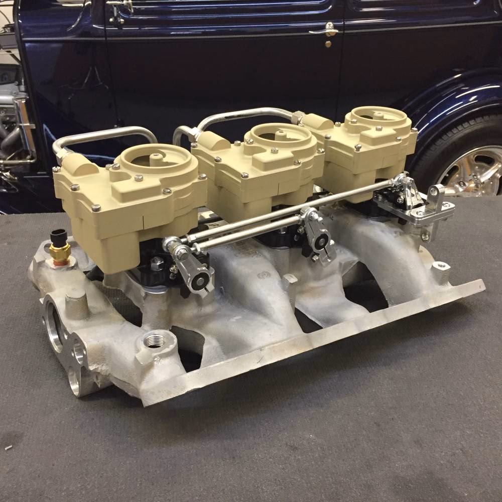 Why did Pontiac avoid fuel injection?
