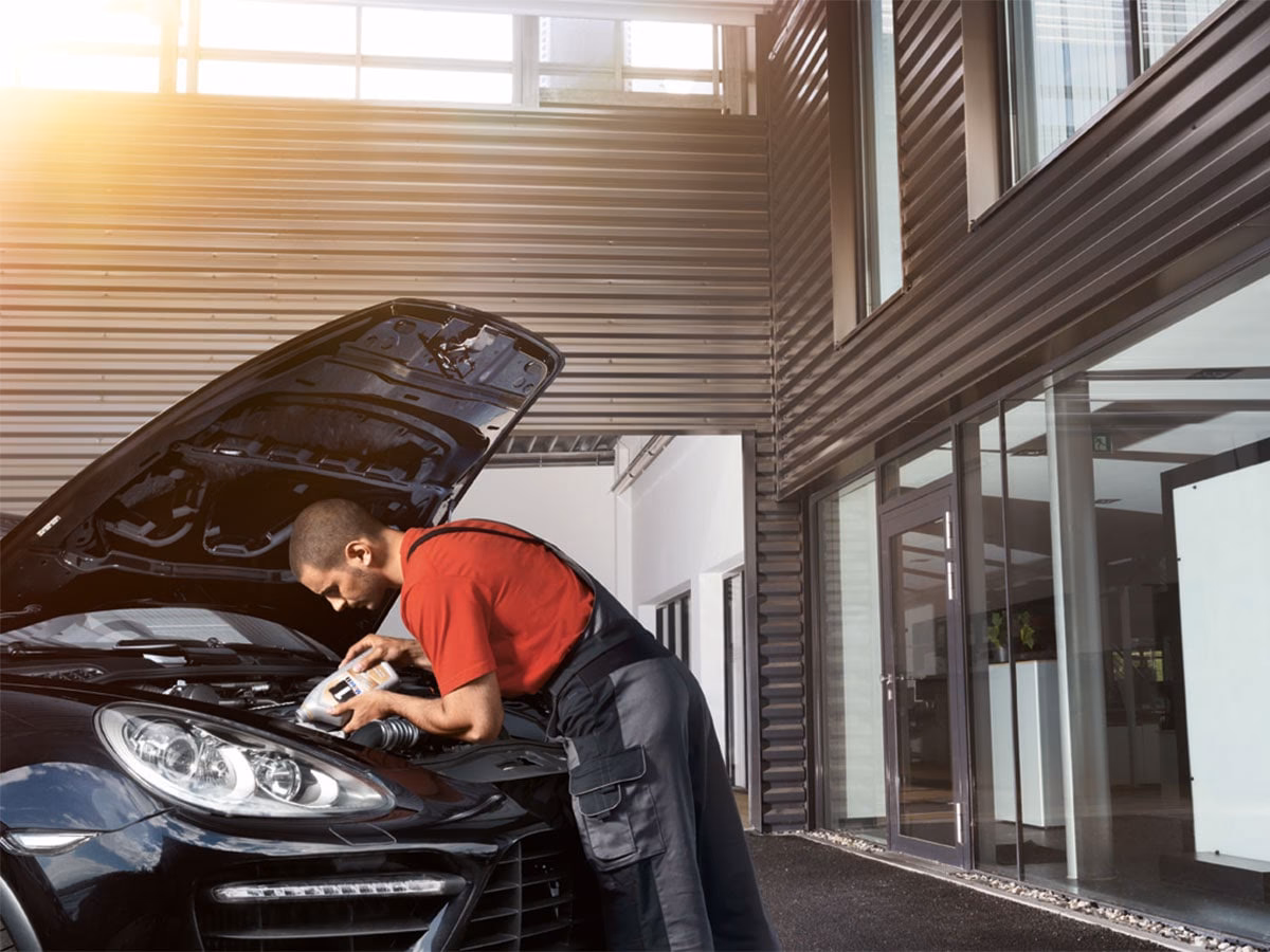 What tool helps ensure effective service for your Porsche?