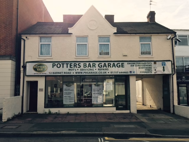 Who are Potters Bar taxis?