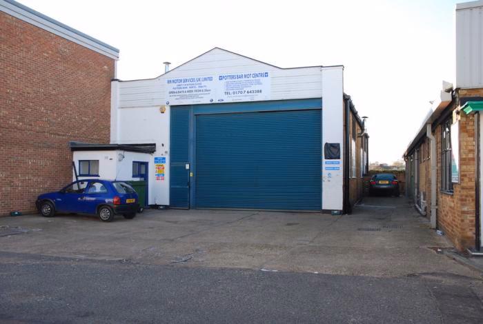 How do I get a car repair quote in Potters Bar?