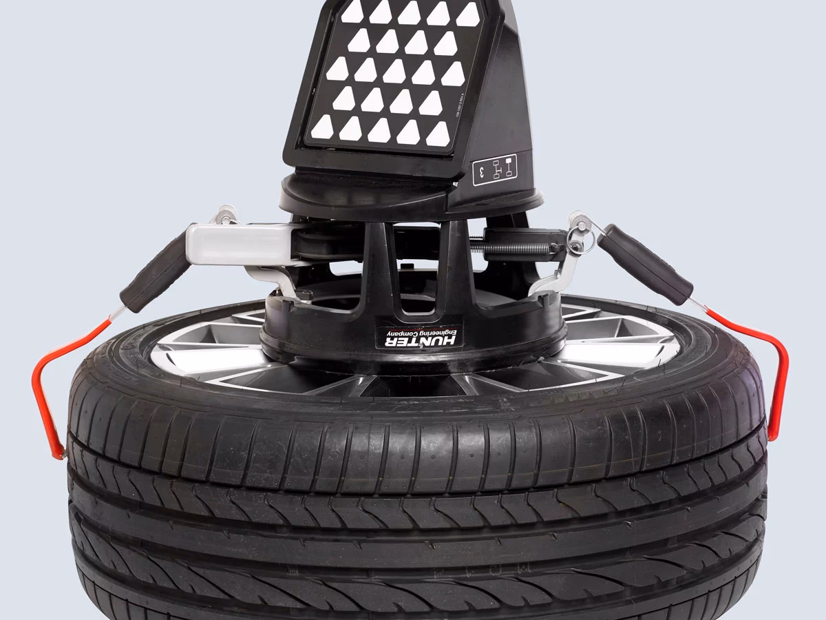 How do you place the freewheel control in the disengaged position?