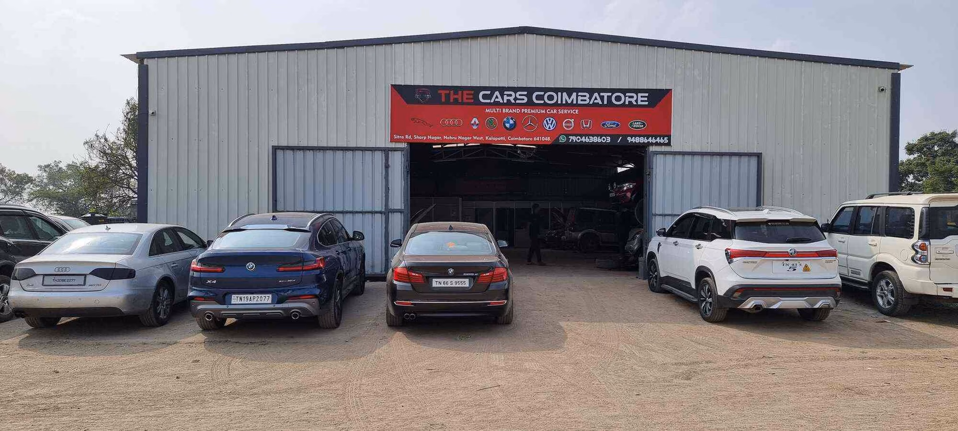 Does gomechanic provide specialized services for luxury cars?