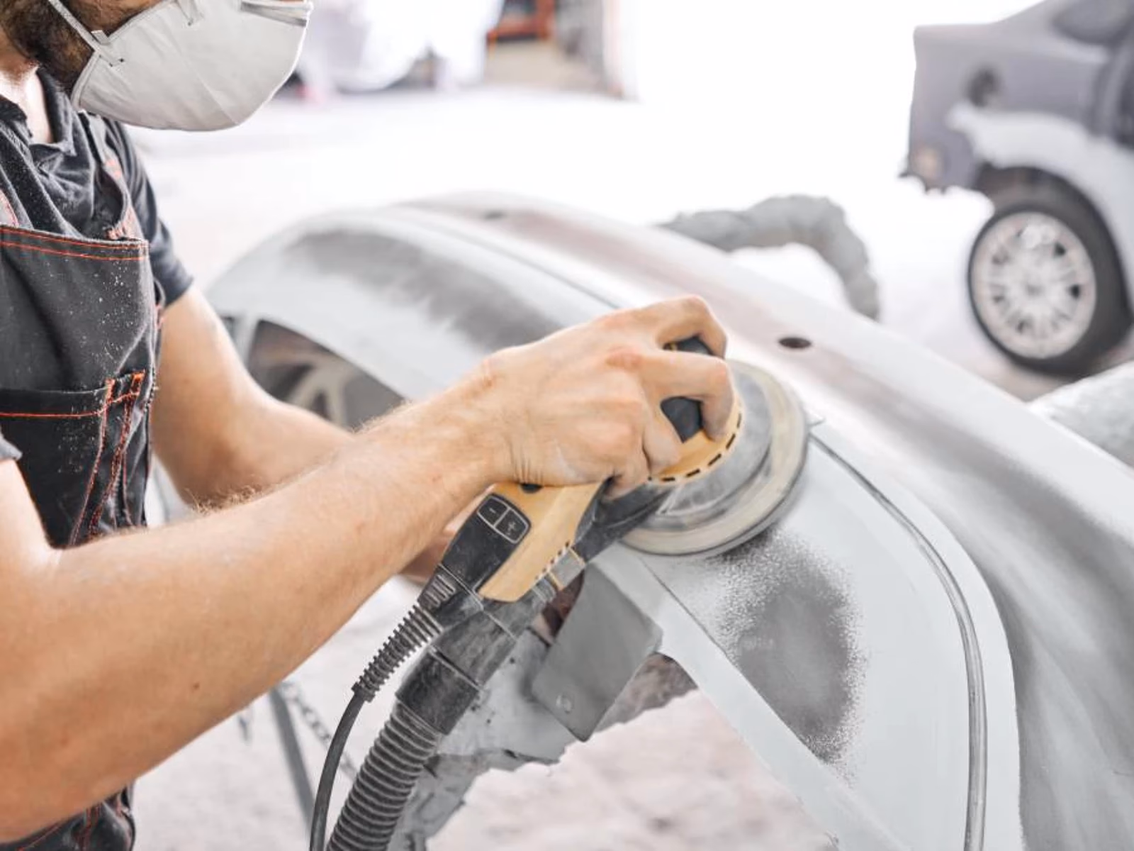 What is included in a minor Nissan service?