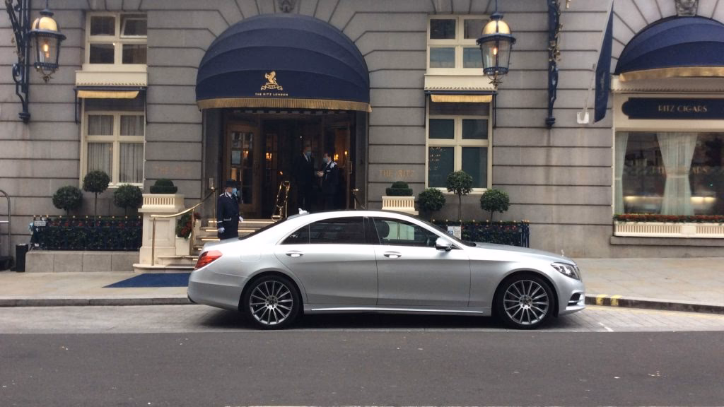 How do I book an executive chauffeur in Derby?