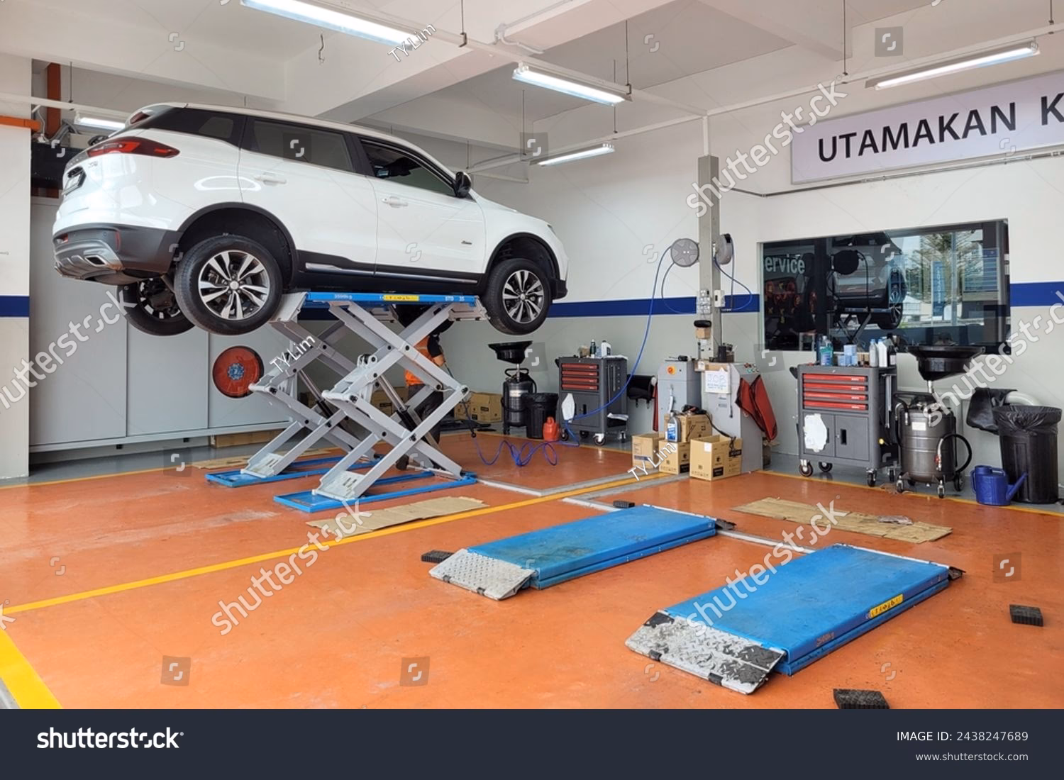 Where is Proton Edar Penang service centre?
