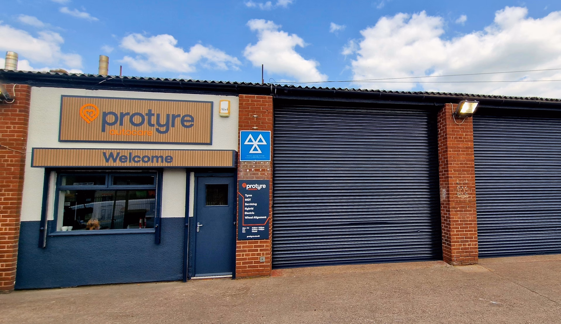 Where is Barry & Wilkinson tyre & exhaust Poulton?