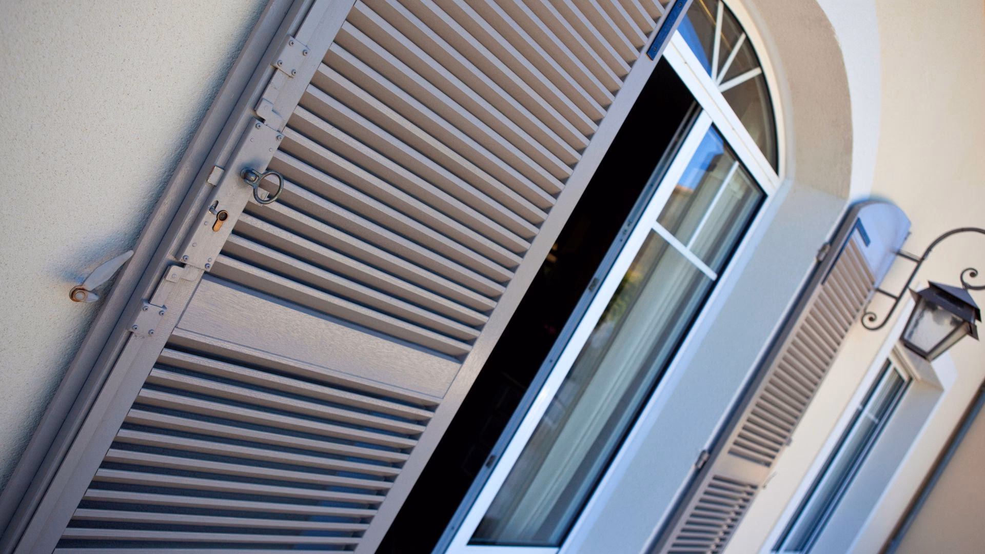 Quelle est la définition du mot persienne ?