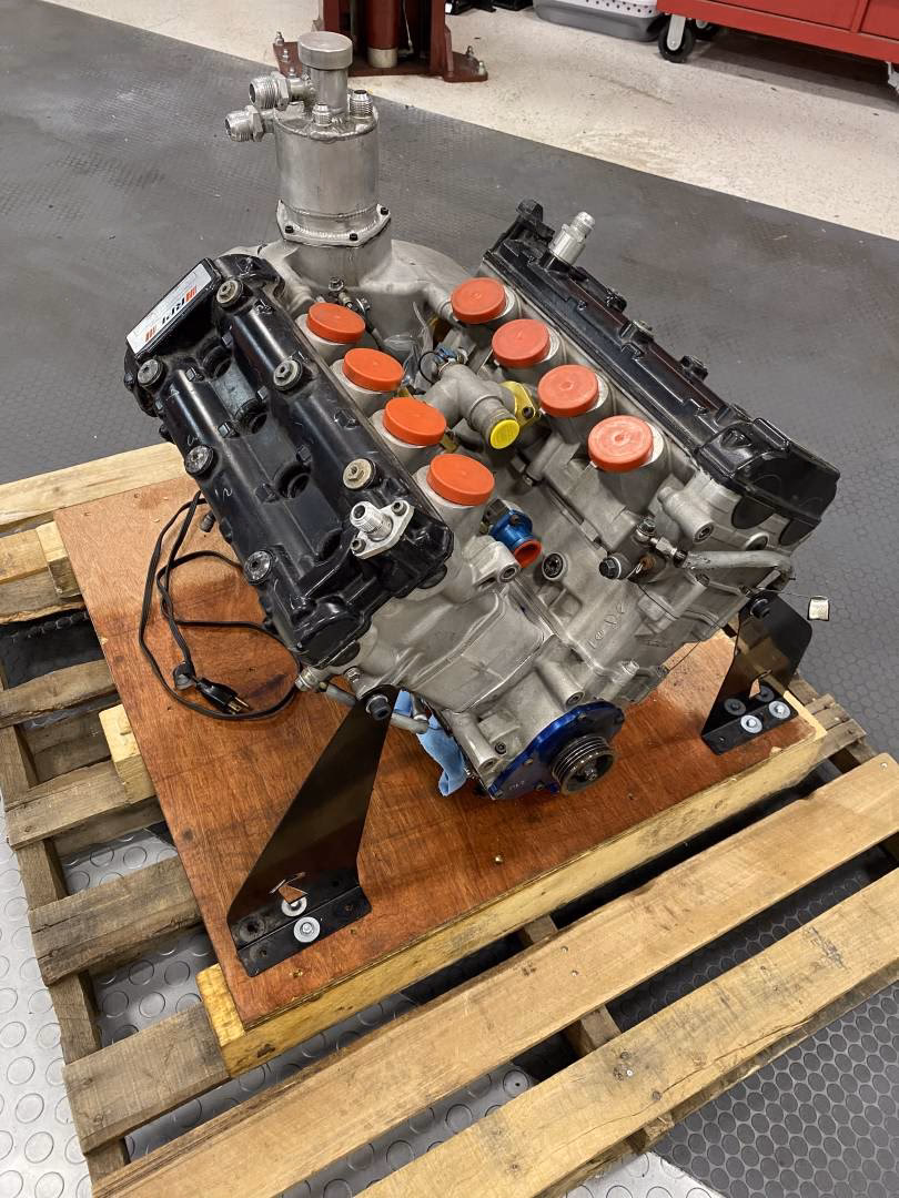 How fast is Radical SR8 V8 on track?