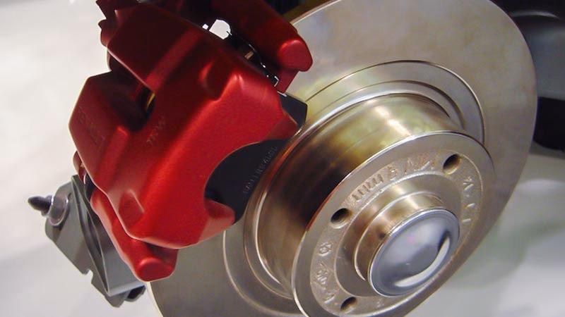 Should you replace brake pads with new rotors?