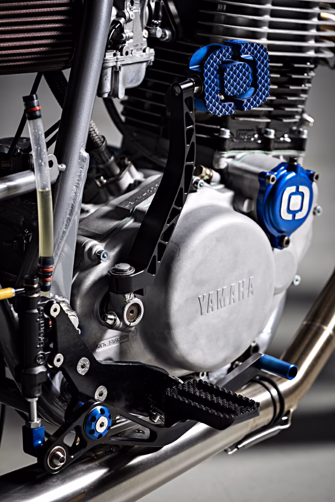 What kind of engine does a Yamaha SR500 have?