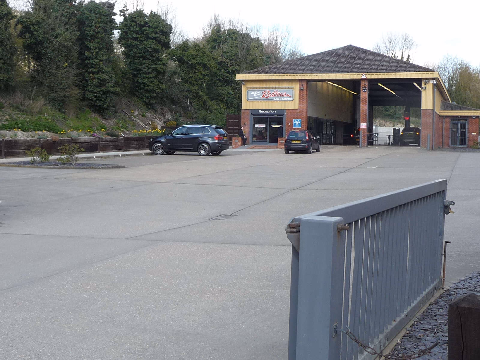 What is Redbourn MOT centre?