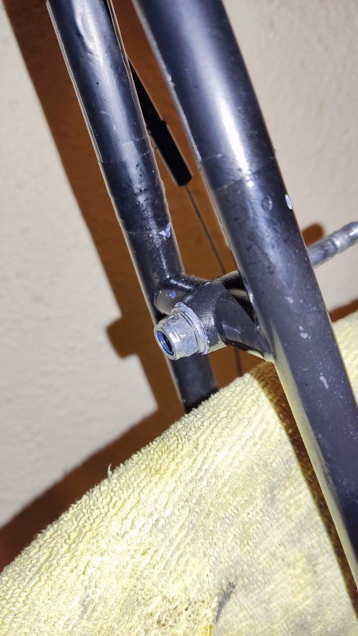 What happens if you break a disc brake bolt?