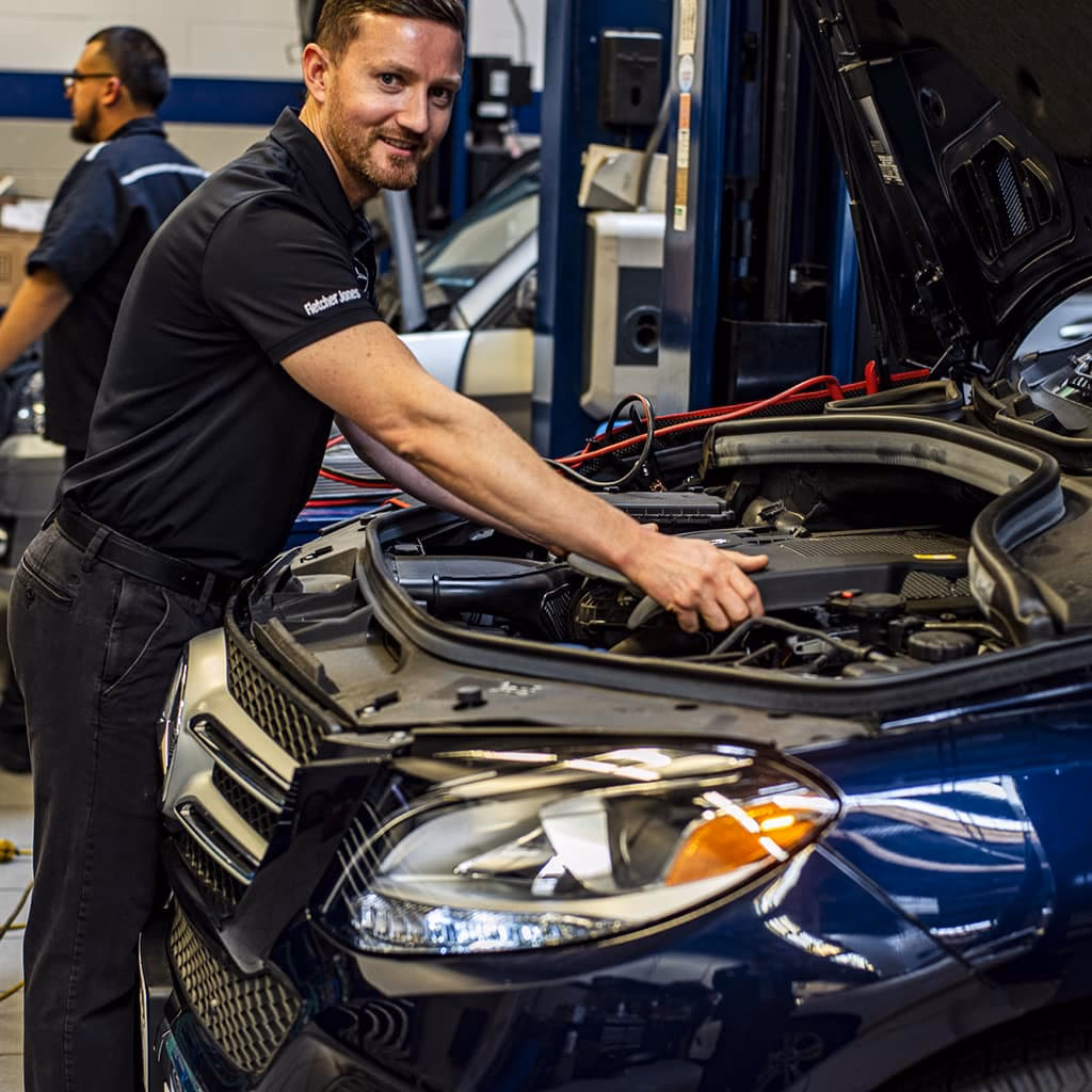 How do I calculate my Mercedes-Benz service plan?