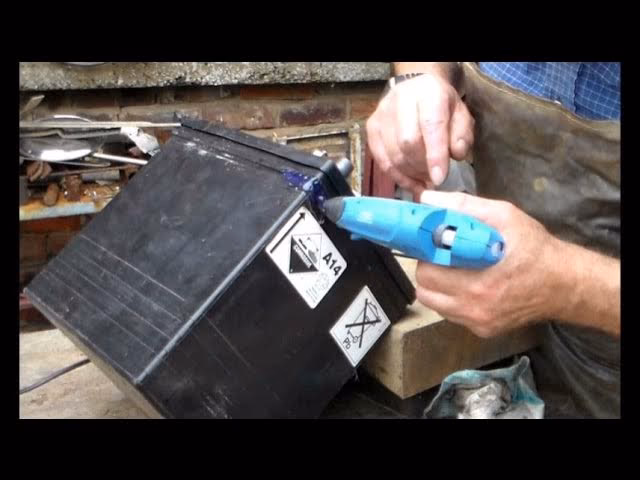 How to repair a battery case?