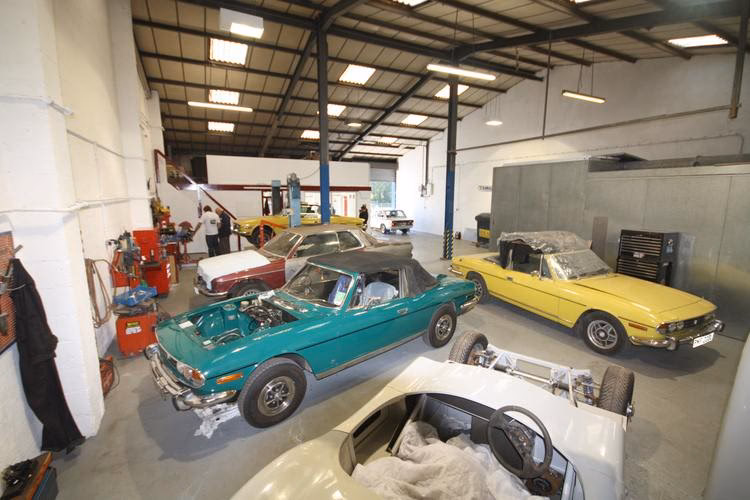 Who are classic car restoration technicians?