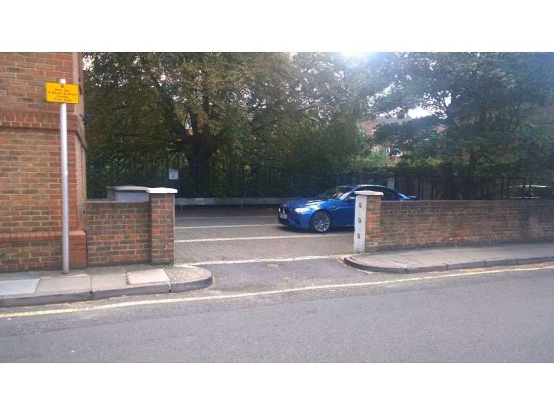 Can I find parking garages for overnight parking near Richmond station?