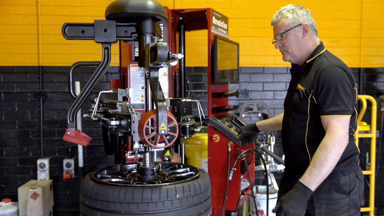 What services does RM Autohaus offer?