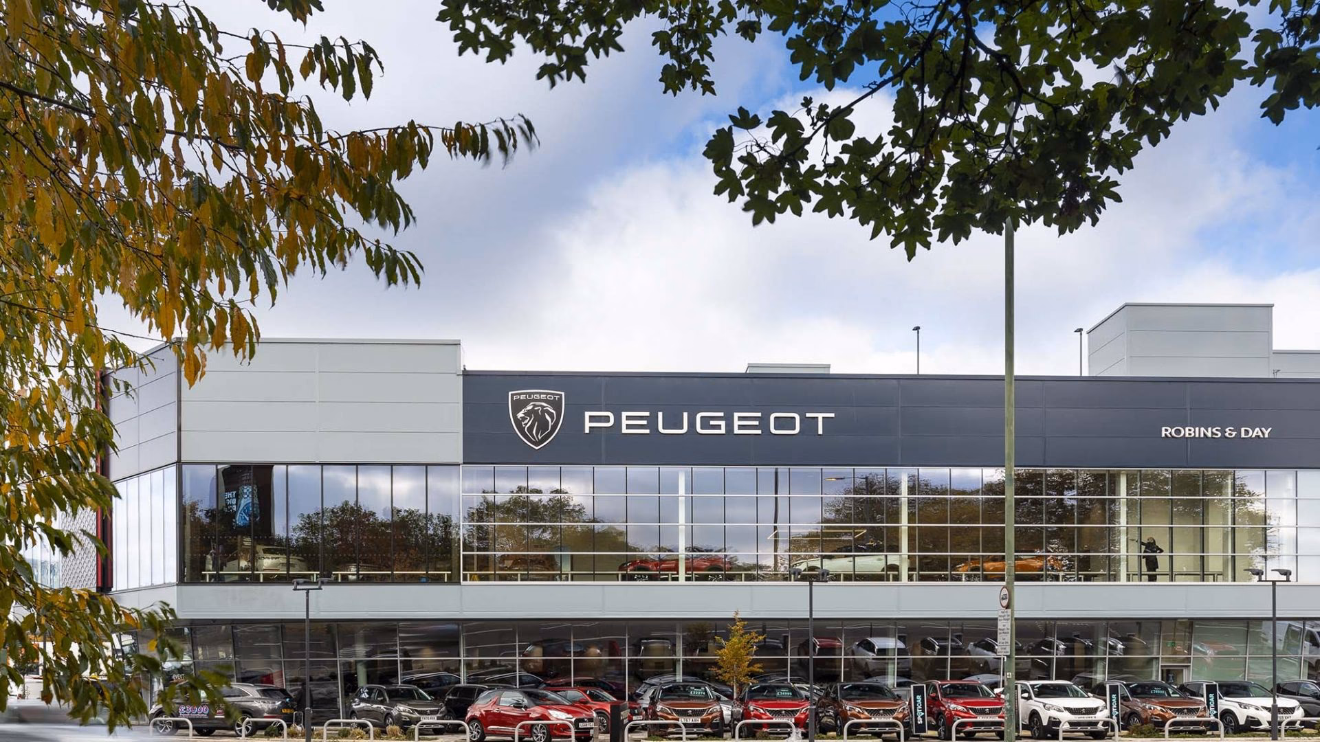 Where is Robins & Day Maidstone?