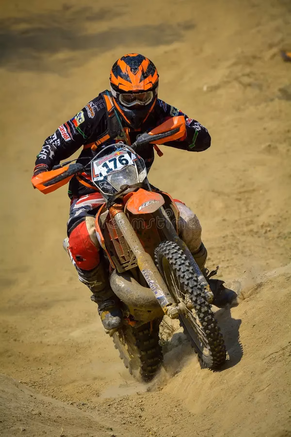 How is a new car registered in Romania?