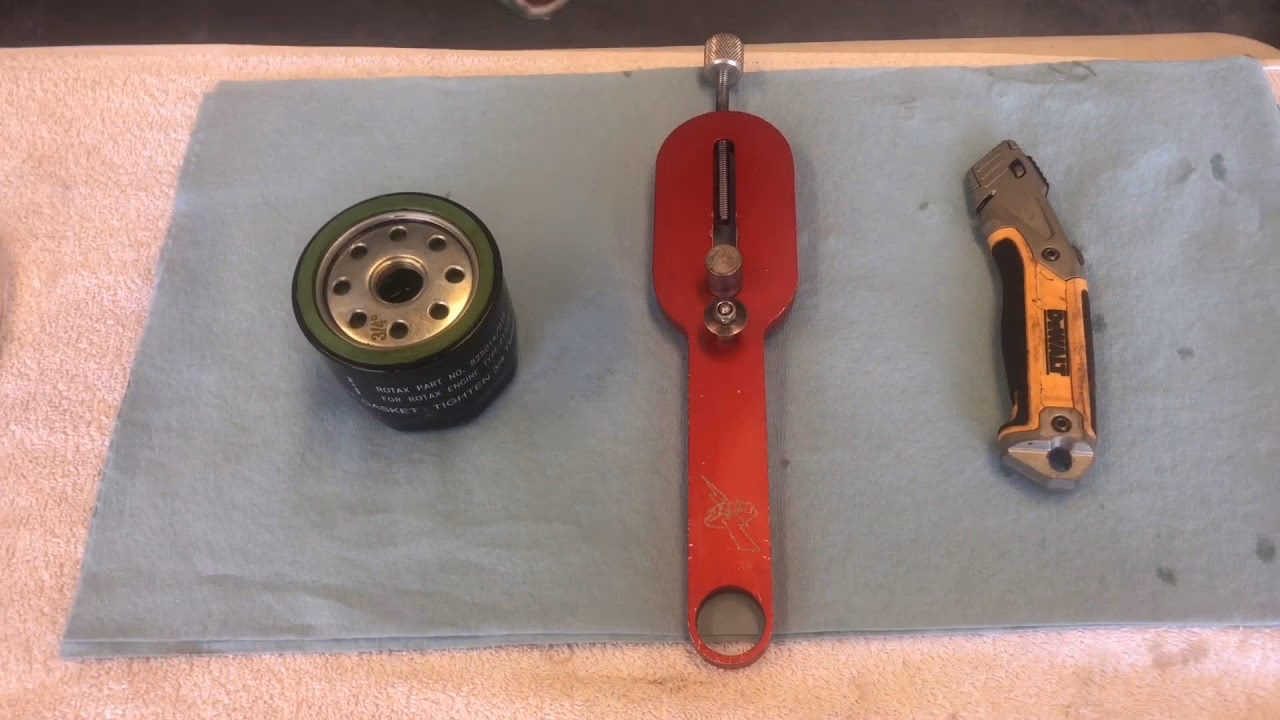 What engine type is Rotax 912 series?