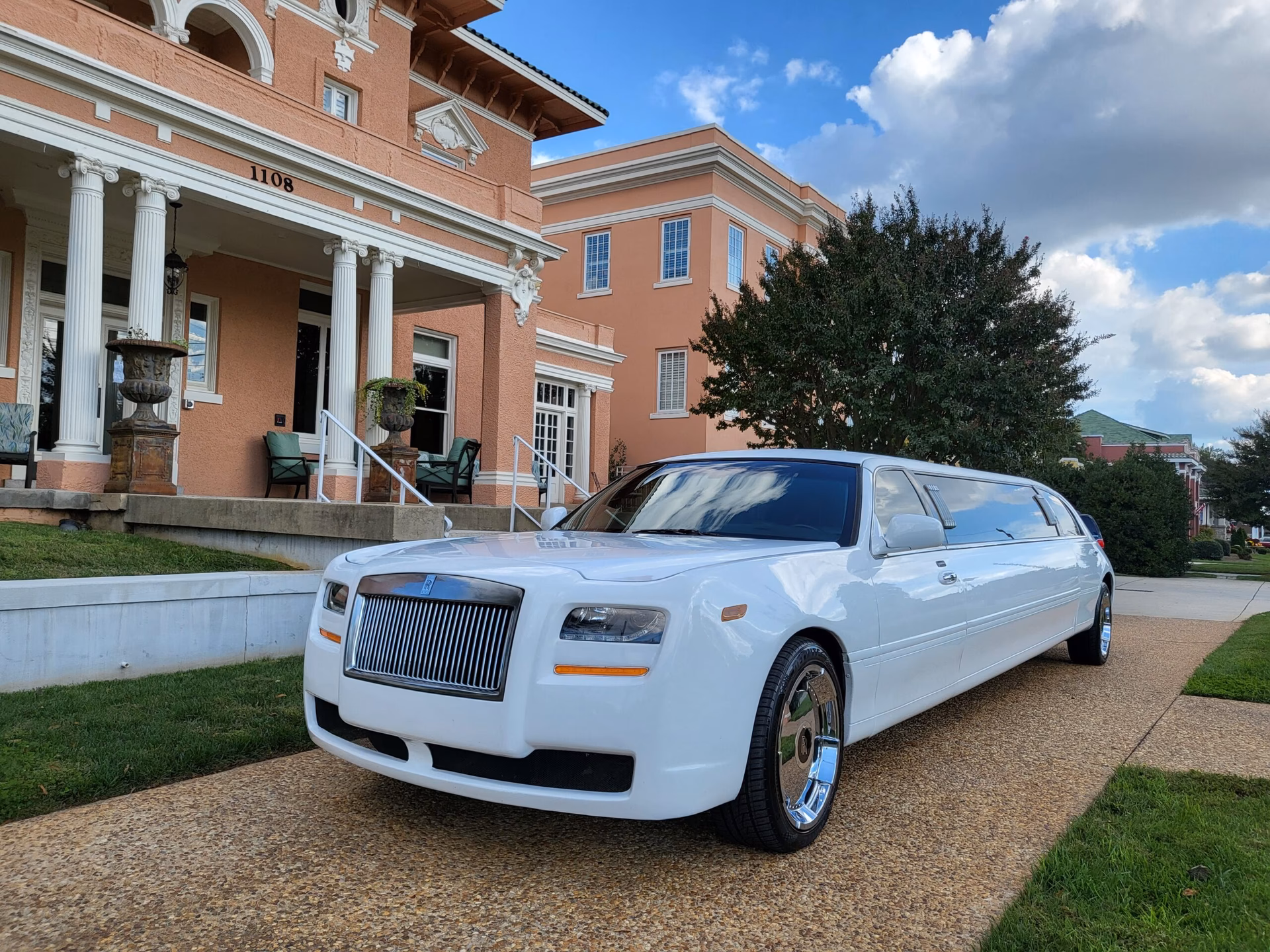 Who is royal limousines of Windsor?