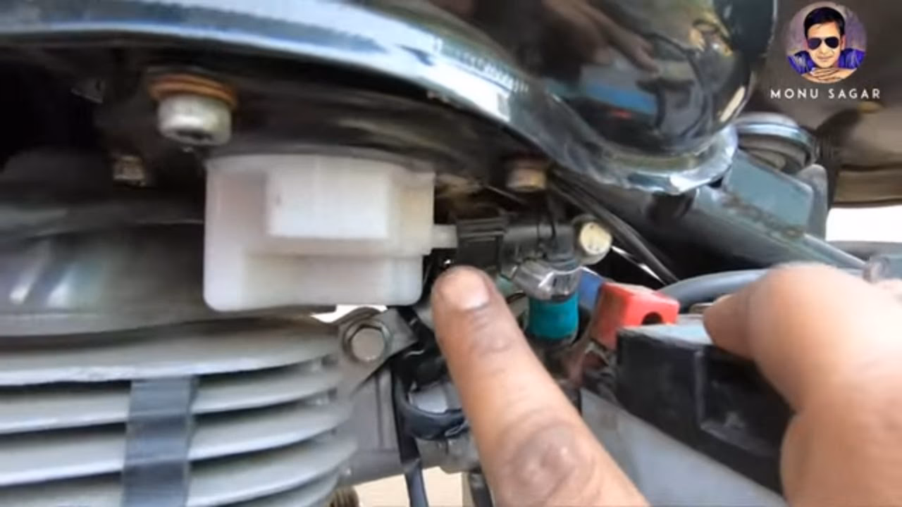 What engine does a Royal Enfield Bullet use?