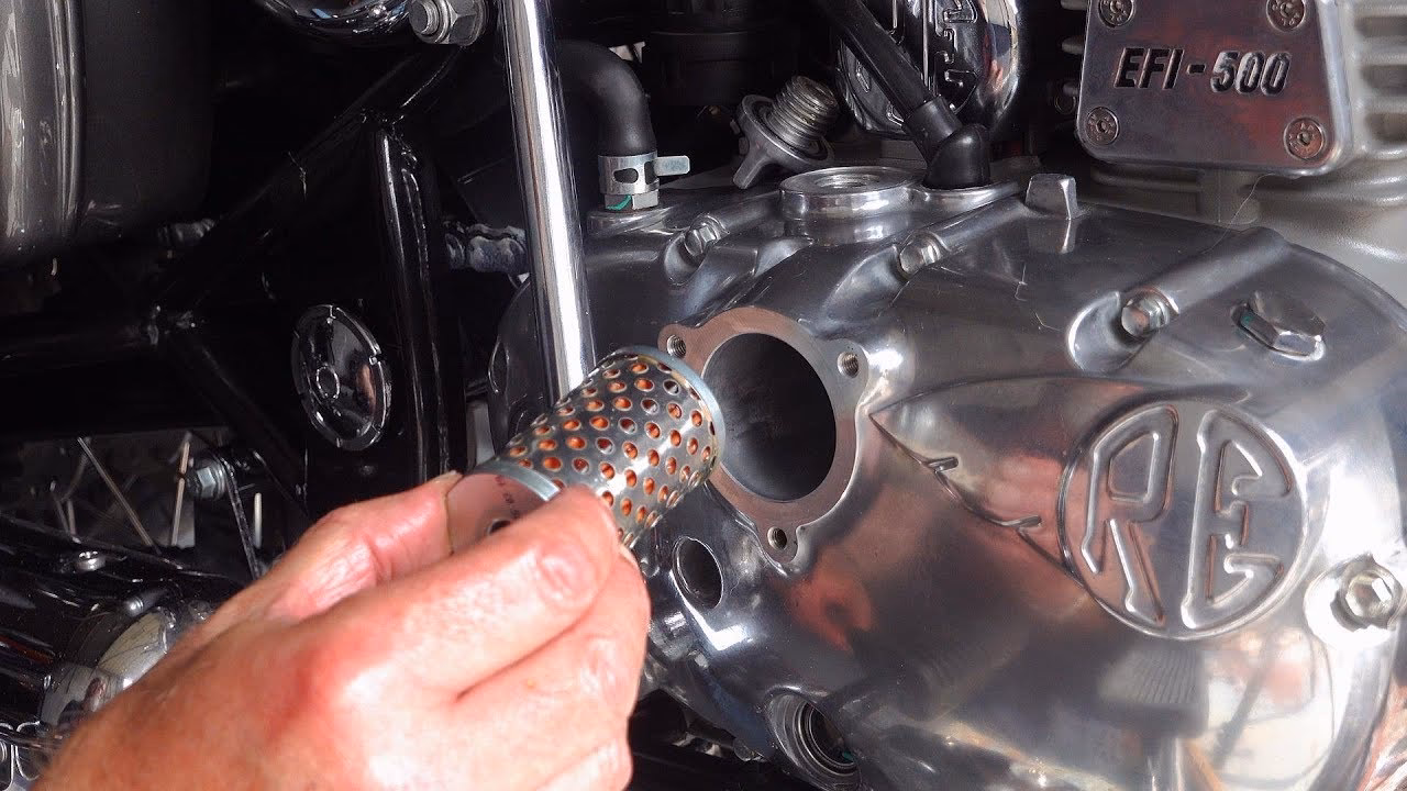 Does my 1999 Royal Enfield Bullet have an oil filter?