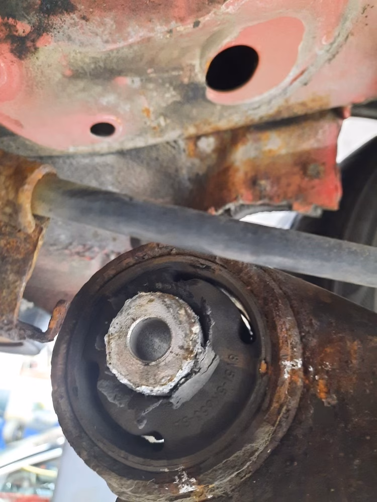 Is a leaking rear shock a MOT failure?