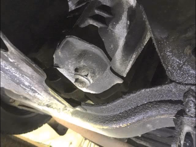 What service parts are available for the classic Saab 900?