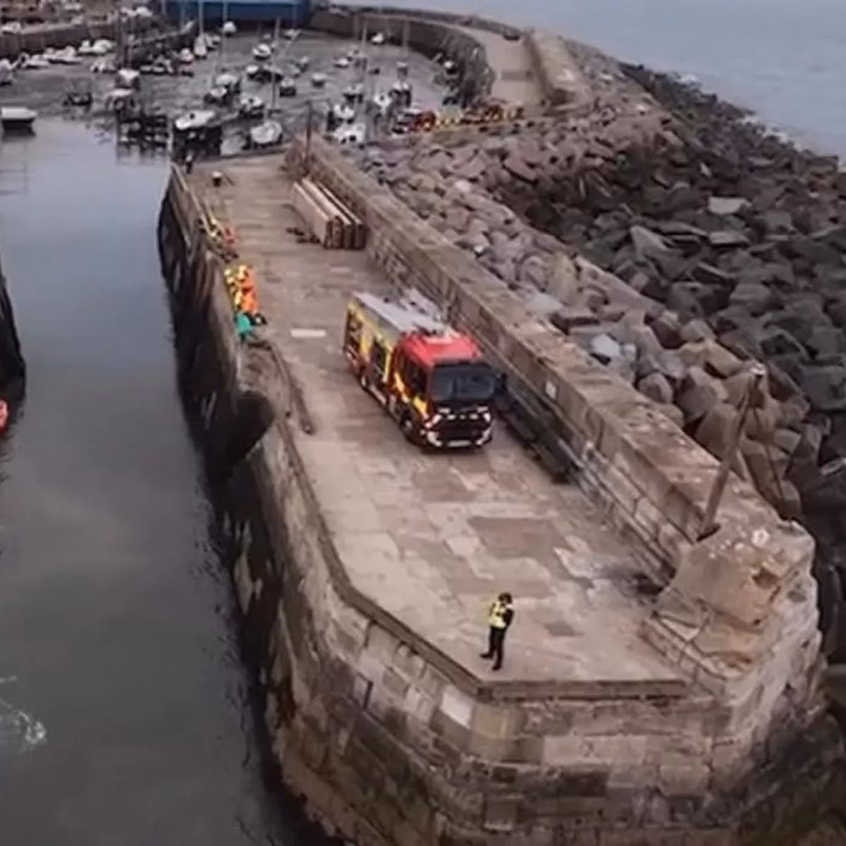 Did car come off Pier in Scarborough?