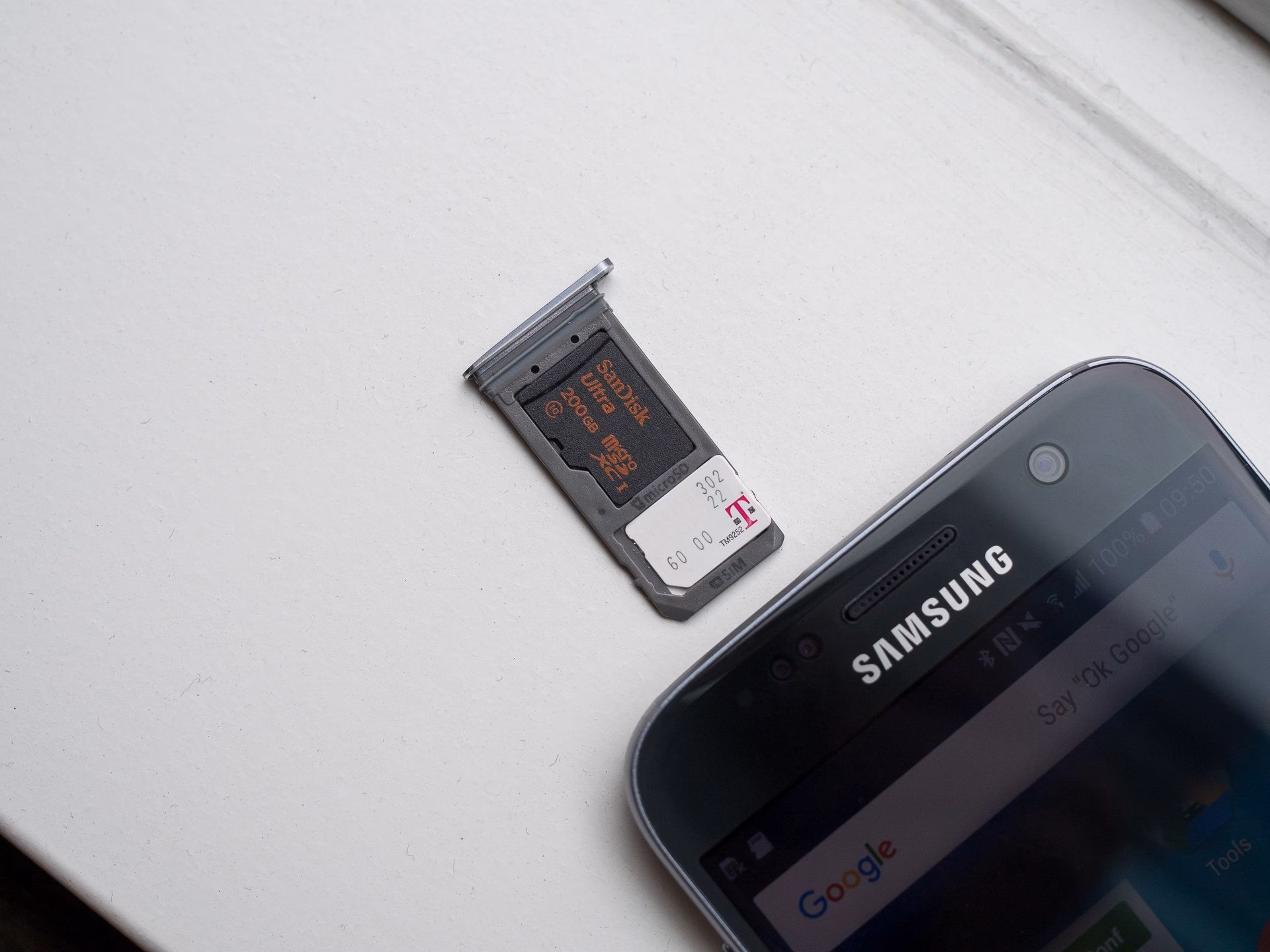 How to remove SD card from Samsung Galaxy S4?